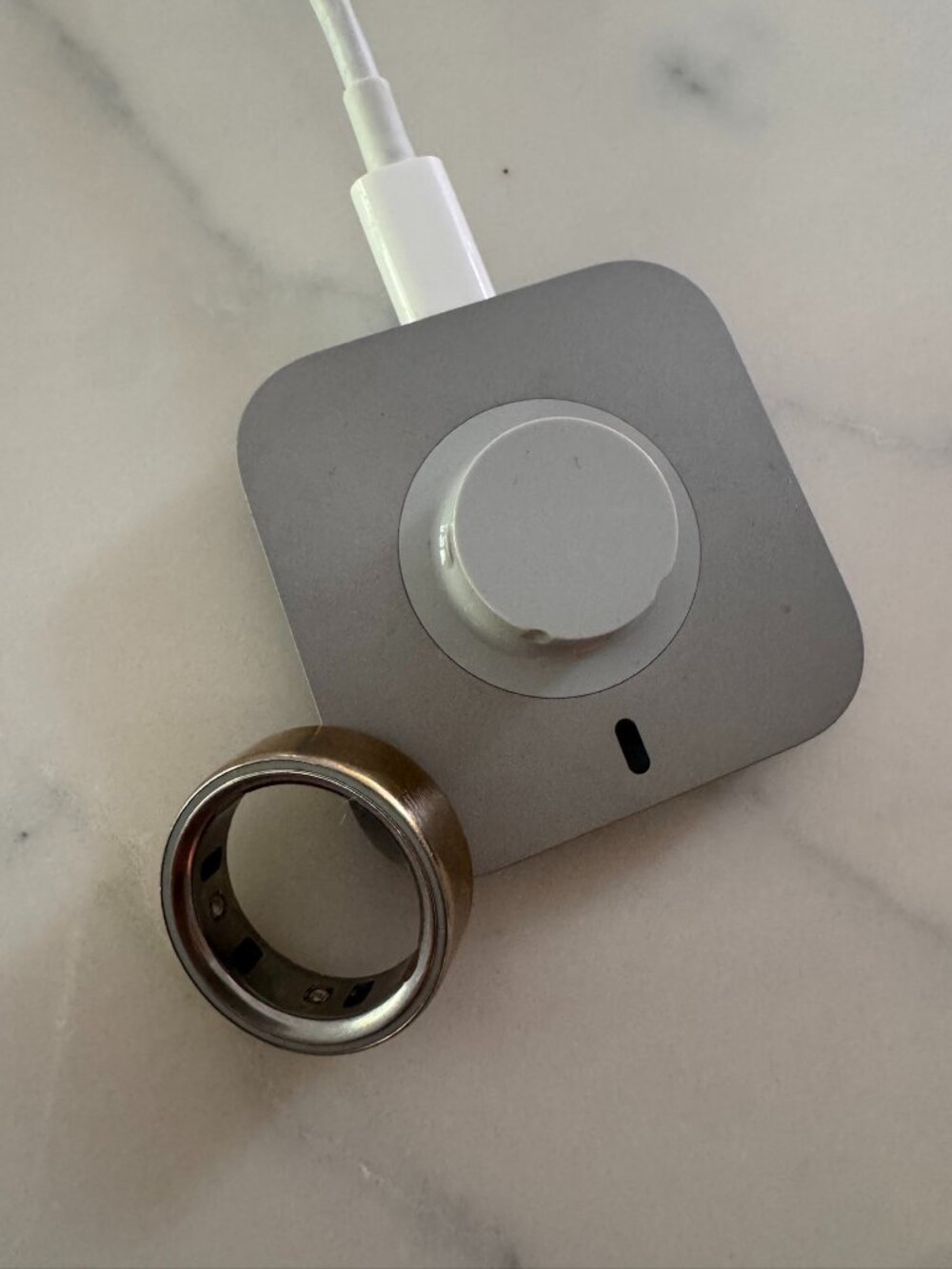 Oura Ring 4 Gold — Size 10 | Includes Charger | Gently Used | Works Perfectly - Picture 2 of 4